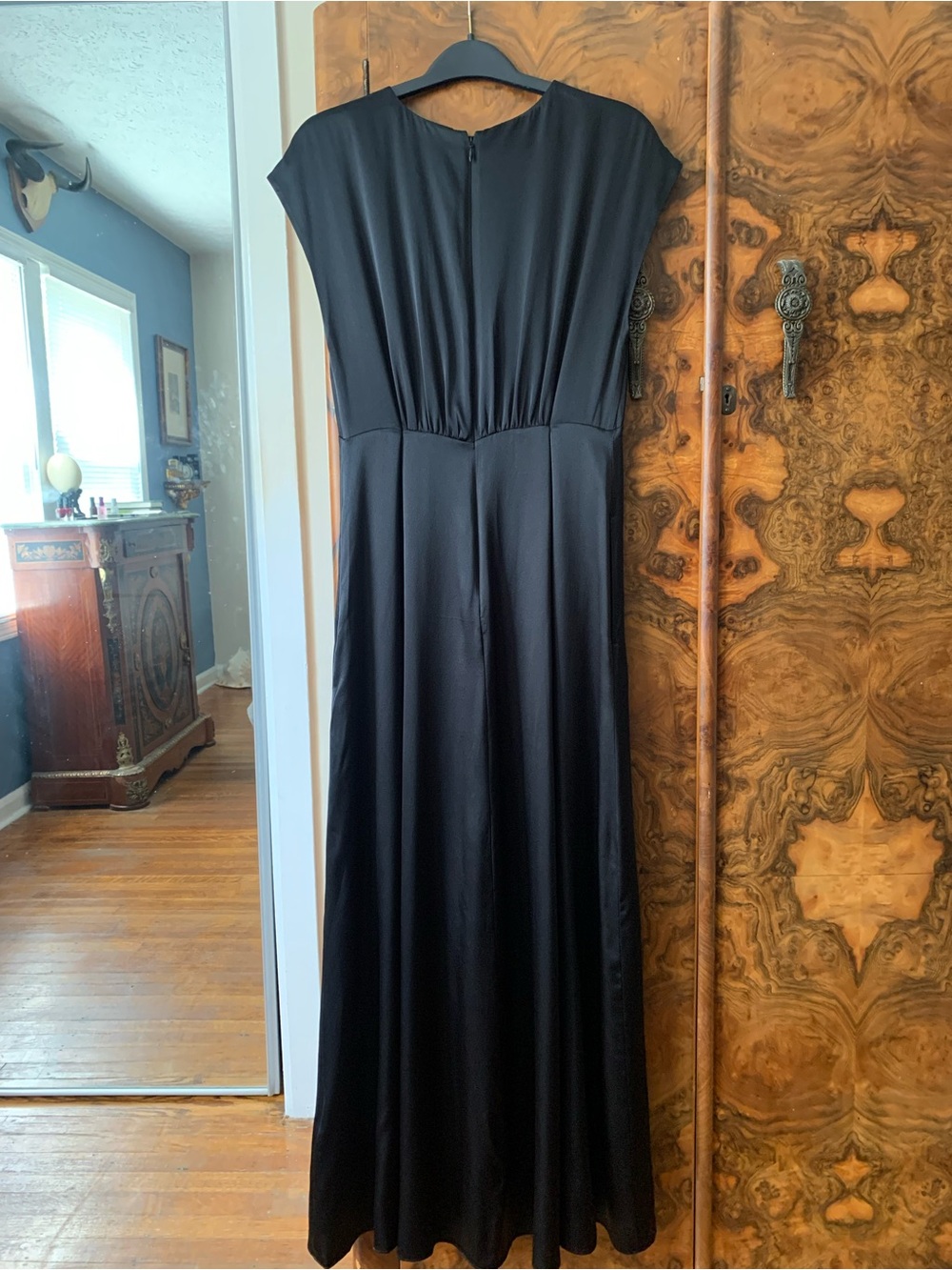 Elegant Banana Republic Black Silk Maxi Dress with Cap Sleeves fully lined. - Picture 3 of 8